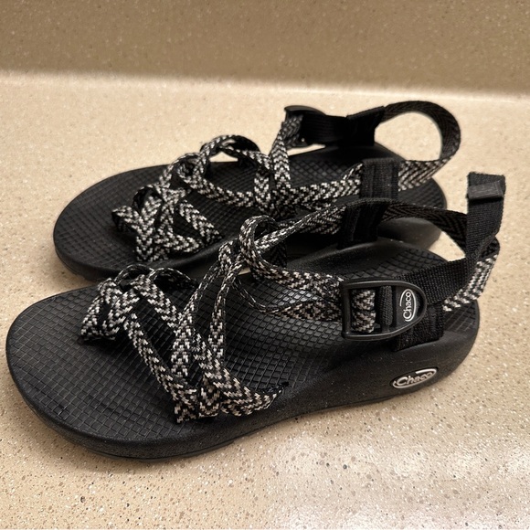 Chaco Women’s ZX/2 Dual Adjustable Straps Wide-Width Classic Sandals - Picture 3 of 6